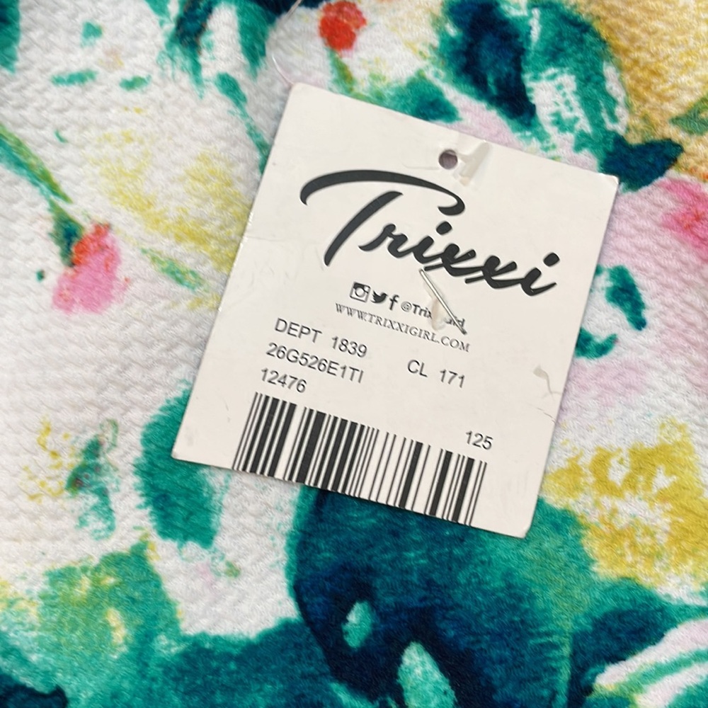 Trixxi Floral Print Open-Back Dress - Picture 5 of 6